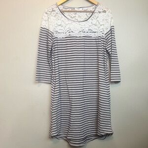 Umgee Black and Gray Raglan Sleeve Dress Lace Neck Size‎ Large